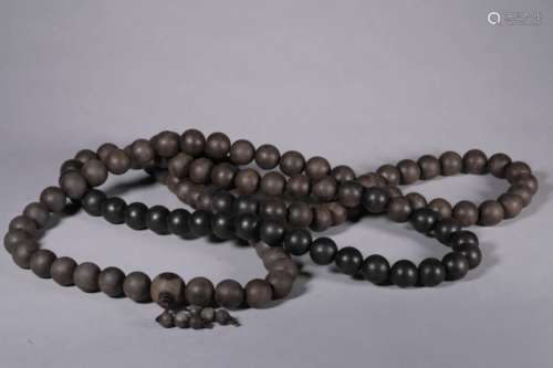 A CHINESE ANTIQUE PRAYER BEADS