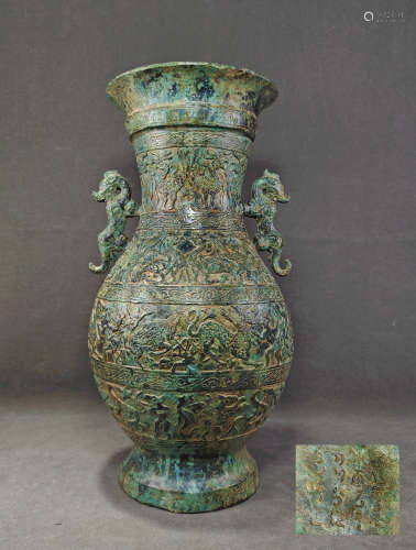 A CHINESE VINTAGE BRONZE VASE 