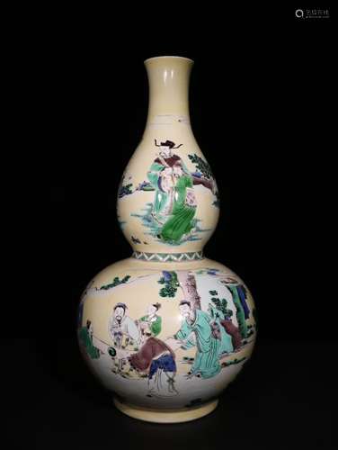 A Chinese Yellow Glazed Wucai Gourd Vase Of Story-Telling