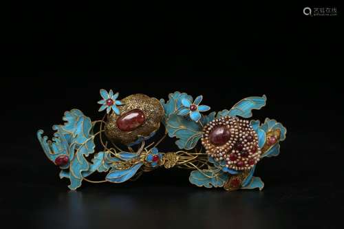 A Chinese Gilt Silver Hairpin Embeded Gems
