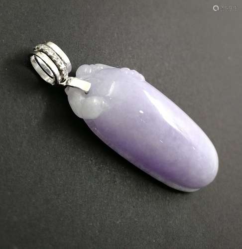 An 18K White Gold Waxy Purple Jadeite Pendant Embeded Diamond, Class A