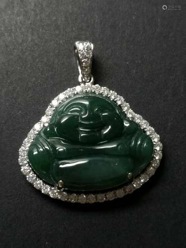 An 18K White Gold Waxy Jadeite Pendant Embeded Diamond, Class A