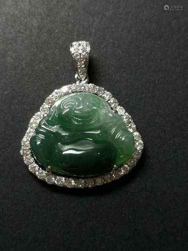 An 18K White Gold Waxy Jadeite Pendant Embeded Diamond, Class A