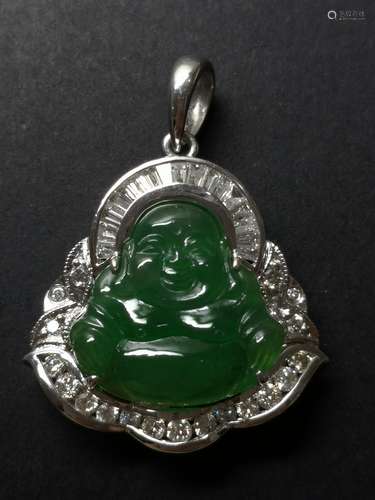 An 14K White Gold Icy Jadeite Pendant Embeded Diamond, Class A