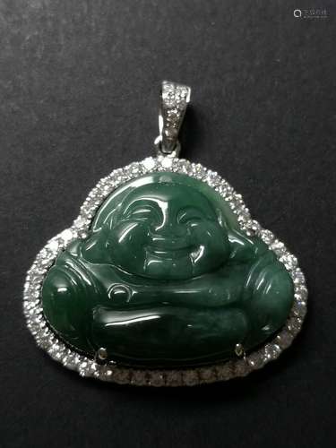 An 18K White Gold Waxy Jadeite Pendant Embeded Diamond, Class A