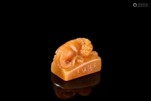 TIANHUANG SOAPSTONE CARVED 'LION' STAMP SEAL