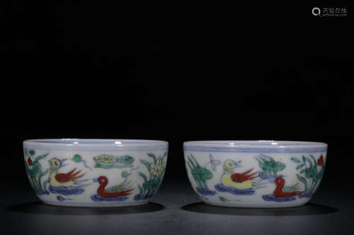 PAIR OF DOUCAI 'POND SCENERY' CUPS