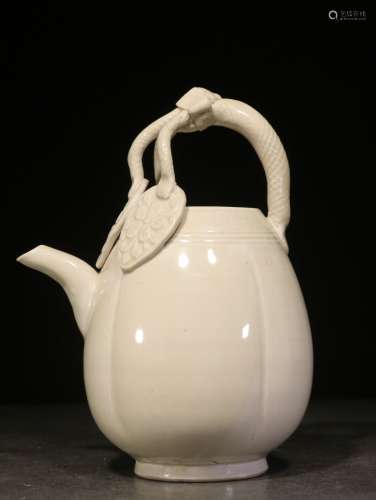 DING WARE 'LOTUS FLOWER' LOBED TEAPOT WITH LIFTING HANDLE