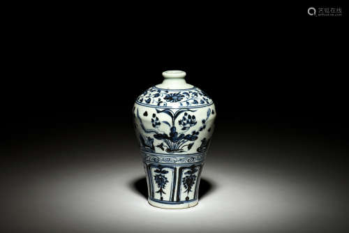 BLUE AND WHITE 'FLOWERS' VASE, MEIPING