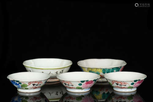 GROUP OF FIVE FAMILLE ROSE BOWLS