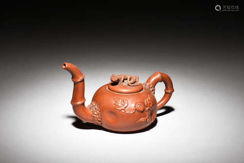 YIXING ZISHA 'MYTHICAL BEAST AND BAMBOO' TEAPOT