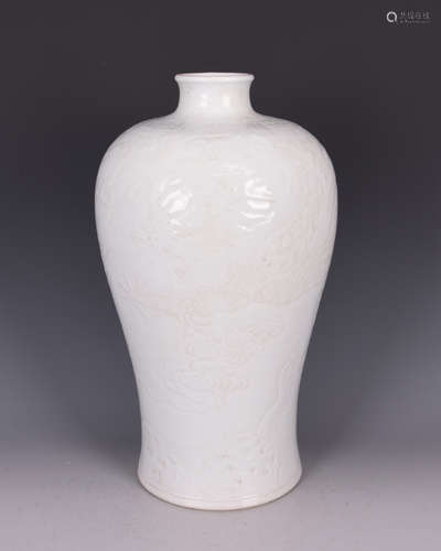 WHITE GLAZED AND IMPRESSED 'DRAGON' VASE, MEIPING