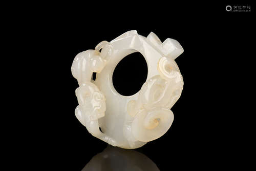 JADE CARVED 'CHILONG' THUMB RING