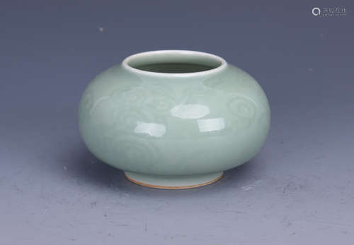 CELADON GLAZED AND IMPRESSED 'CLOUDS' ROUND WASHER