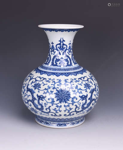 BLUE AND WHITE 'FLOWERS AND DRAGONS' VASE