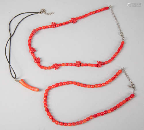 Group Old Coral Like Necklace