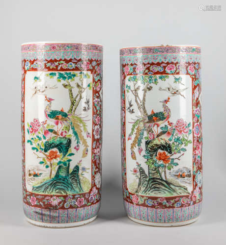 Pairs of Chinese Old Famille Rose Porcelain Vase