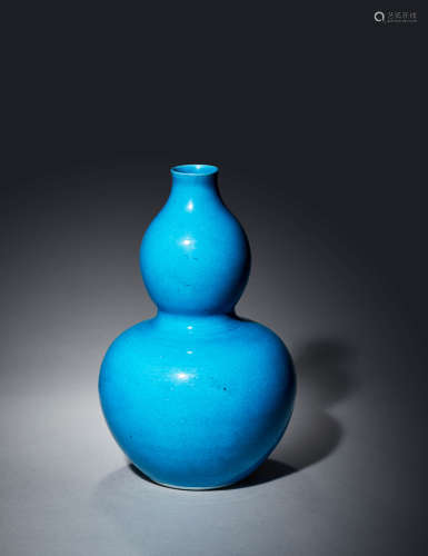 清十八世纪 孔雀蓝釉葫芦瓶