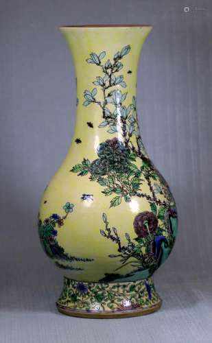 Chinese Famille Verte Yellow Glazed Vase - Bird