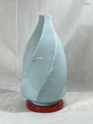 Japanese Modern Design Porcelain Vase of Swirl Motif