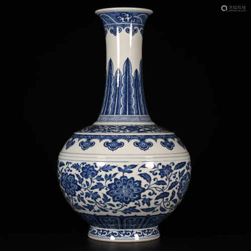 Yongzheng of Qing Dynasty            Blue and white vase