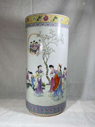 Chinese Famille Rose Porcelain Vase with Figural Scene