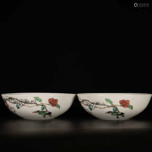 Qianlong of Qing Dynasty            A pair of famille rose bowls