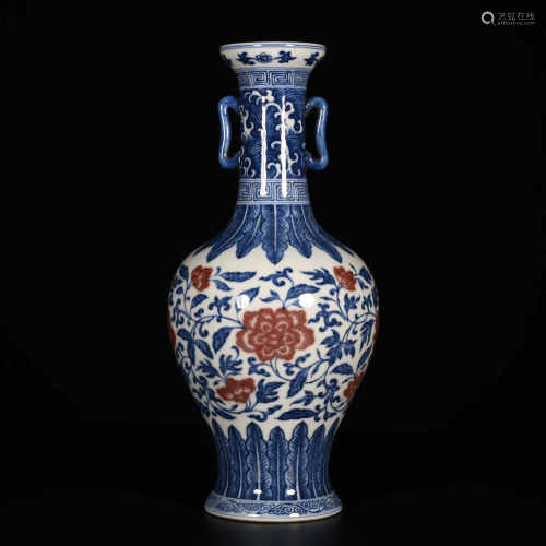 Yongzheng of Qing Dynasty    Blue and white underglaze red bottle
