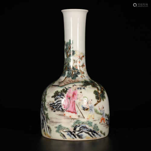 Yongzheng of Qing Dynasty            Pastel bottle