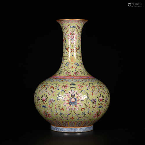 Jiaqing of Qing Dynasty            Pastel bottle