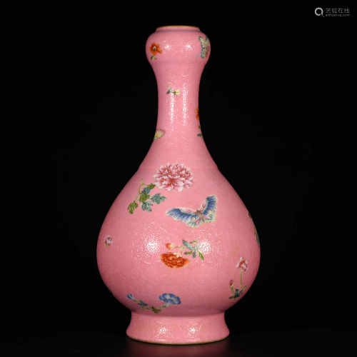 Qianlong of Qing Dynasty            Pink butterfly flower pattern garlic bottle