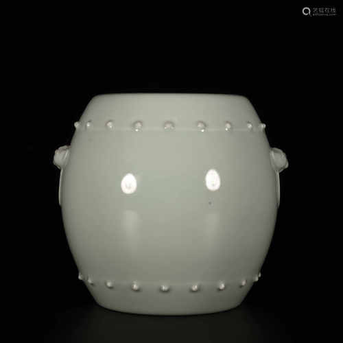 Qianlong of Qing Dynasty         green glazed jar