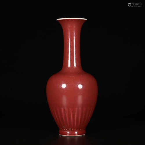 Kangxi of Qing Dynasty            Red glaze bottle
