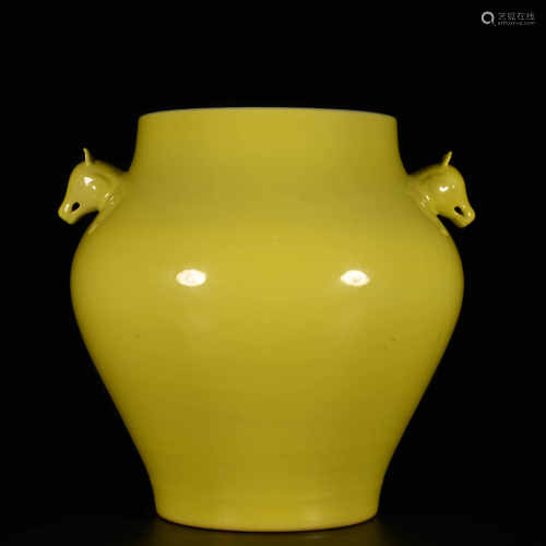 Yongzheng of Qing Dynasty            Yellow glazed jar with two ears