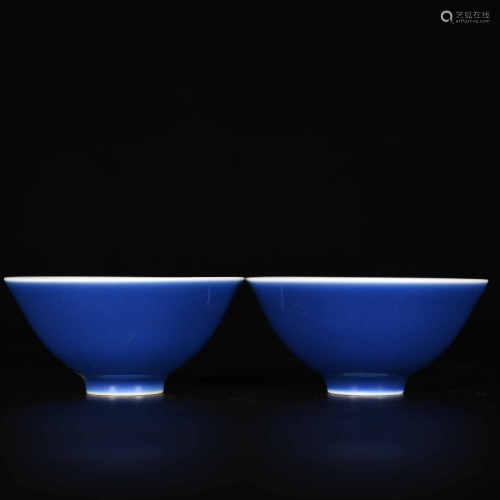 Qianlong of Qing Dynasty            A pair of small blue glaze cups