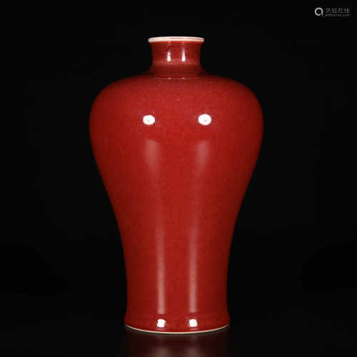 Qianlong of Qing Dynasty            Red glaze plum vase