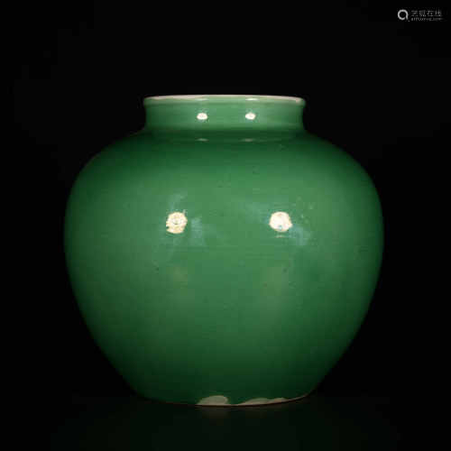 Jiajing of Ming Dynasty            Green glazed jar
