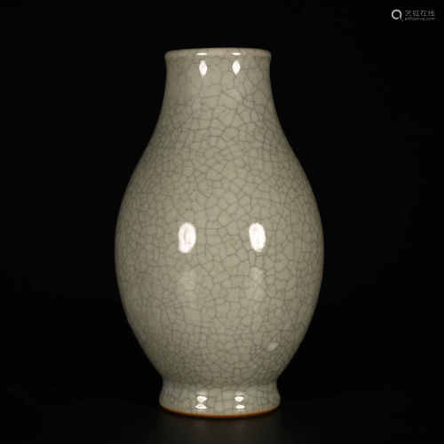 Qianlong of Qing Dynasty            Ge glaze vial