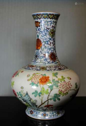 Chinese Porcelain vase with Peony - Albert Gallatin