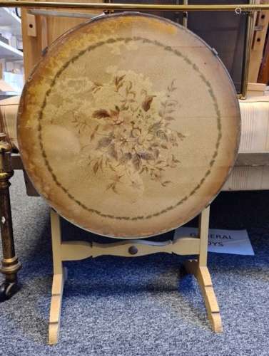 20th century tilt-top centre table with foliate painted decoration on painted base, 54.5cm dia.