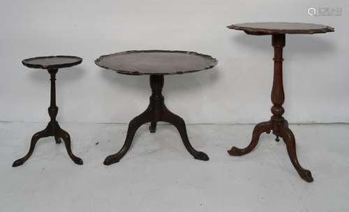 19th century rosewood centre table with applied moulded edge on baluster turned supports, three