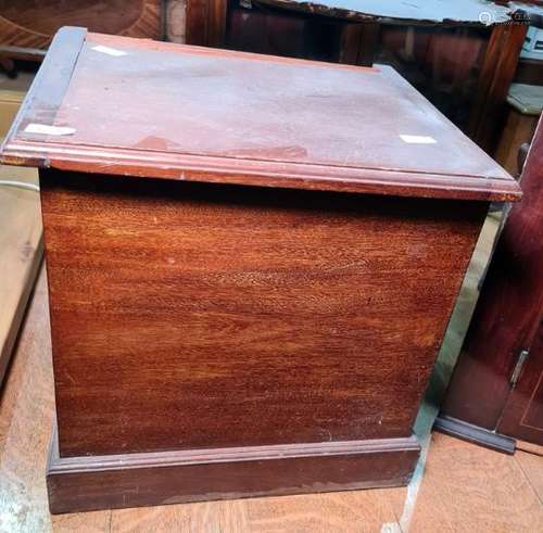 19th century commode, lift top revealing china bowl, raised on plinth base, 44 x 44cm