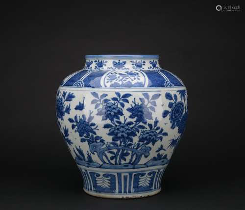 Ming dynasty blue and white jar with flowers pattern