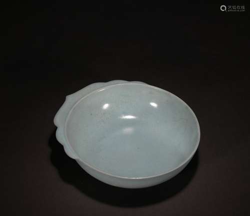 Qing dynasty Azure glaze plate