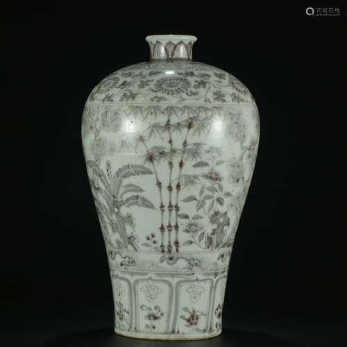 Qing dynasty ink color  bottle with flowers pattern