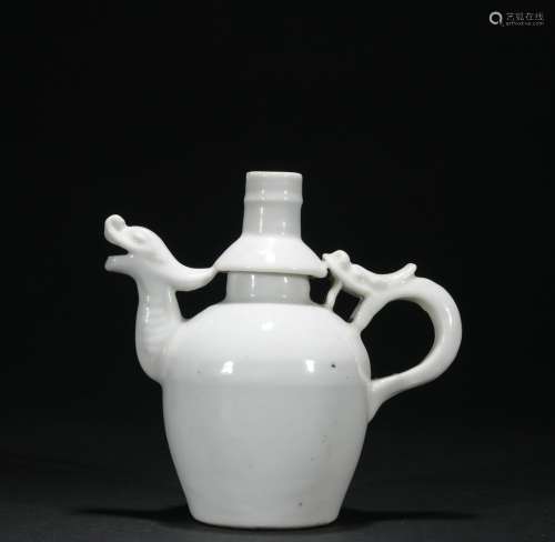 Qing dynaty white glaze wine pot