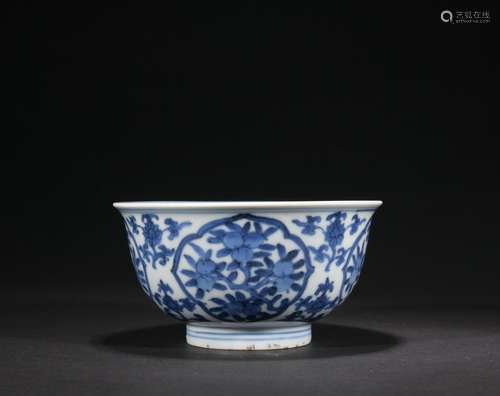 Ming dynasty blue and white bowl with flowers pattern