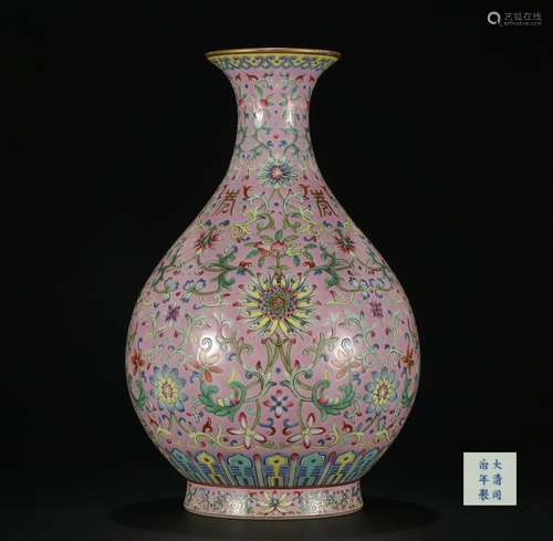 Qing dynasty famille rose bottle with flowers pattern