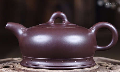 A ZISHA POT MADE BY ZHANGJIALONG