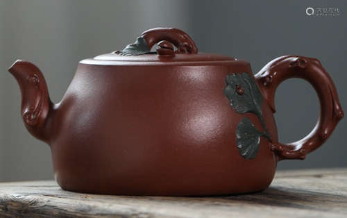 A ZISHA POT MADE BY FANXIAOLI